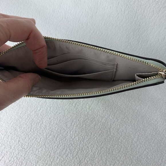 Kate Spade Lucy Day Tripper Daisy Small L-Zip Wristlet Light Green - Picture 10 of 10